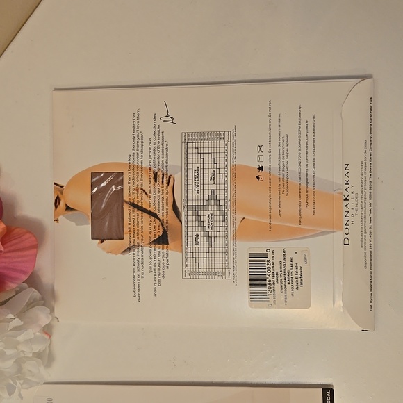 New Donna Karan The Nudes 7 Denier Pantyhose Tights Medium - Picture 3 of 5